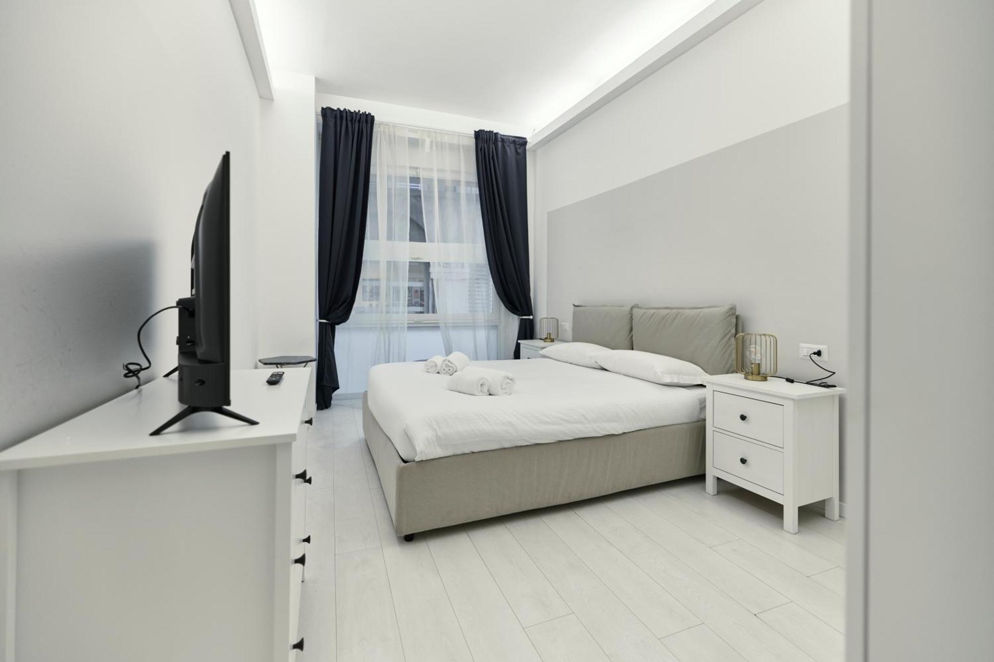 Апартаменты Duomo View - 2 Min From Duomo Amazing Location Милан Экстерьер фото